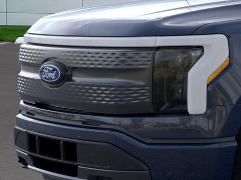 New 2025 Ford F150 Lightning Flash AWD/4WD image 17