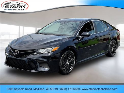 Used 2019 Toyota Camry SE FWD image 3