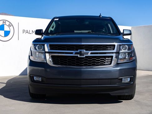 Used 2019 Chevrolet Suburban LT w/ Luxury Package AWD/4WD image 4