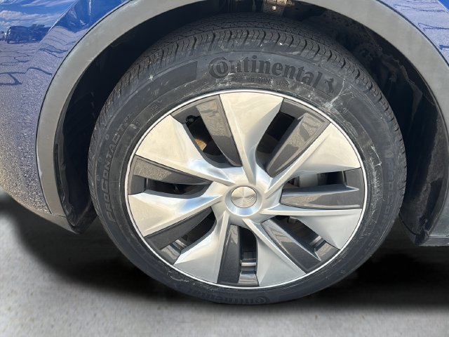Used 2023 Tesla Model Y Long Range AWD/4WD image 25