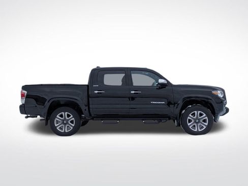 Used 2019 Toyota Tacoma Limited AWD/4WD image 10
