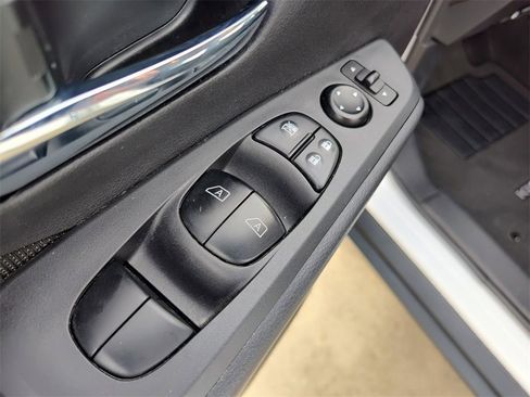 Used 2023 Nissan Kicks SV image 21