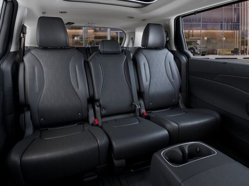 New 2026 Kia Carnival SX FWD image 16