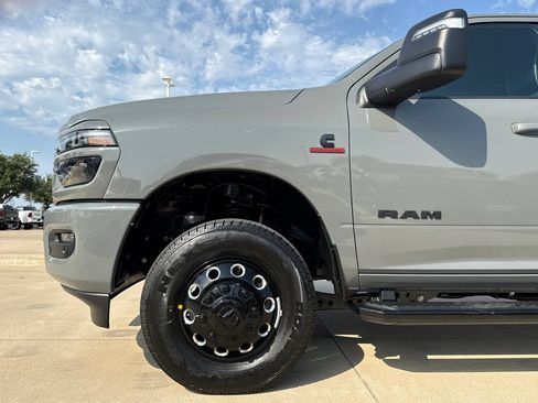 New 2026 RAM 3500 Laramie AWD/4WD image 4