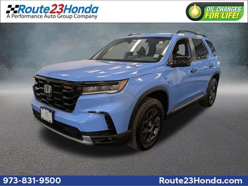 Certified 2024 Honda Pilot TrailSport image 1