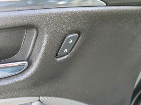 Used 2014 Chevrolet Impala LT image 24