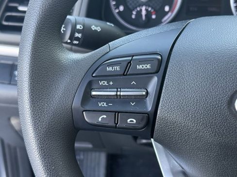 Used 2020 Hyundai Elantra SE w/ Cargo Package (C1) image 17