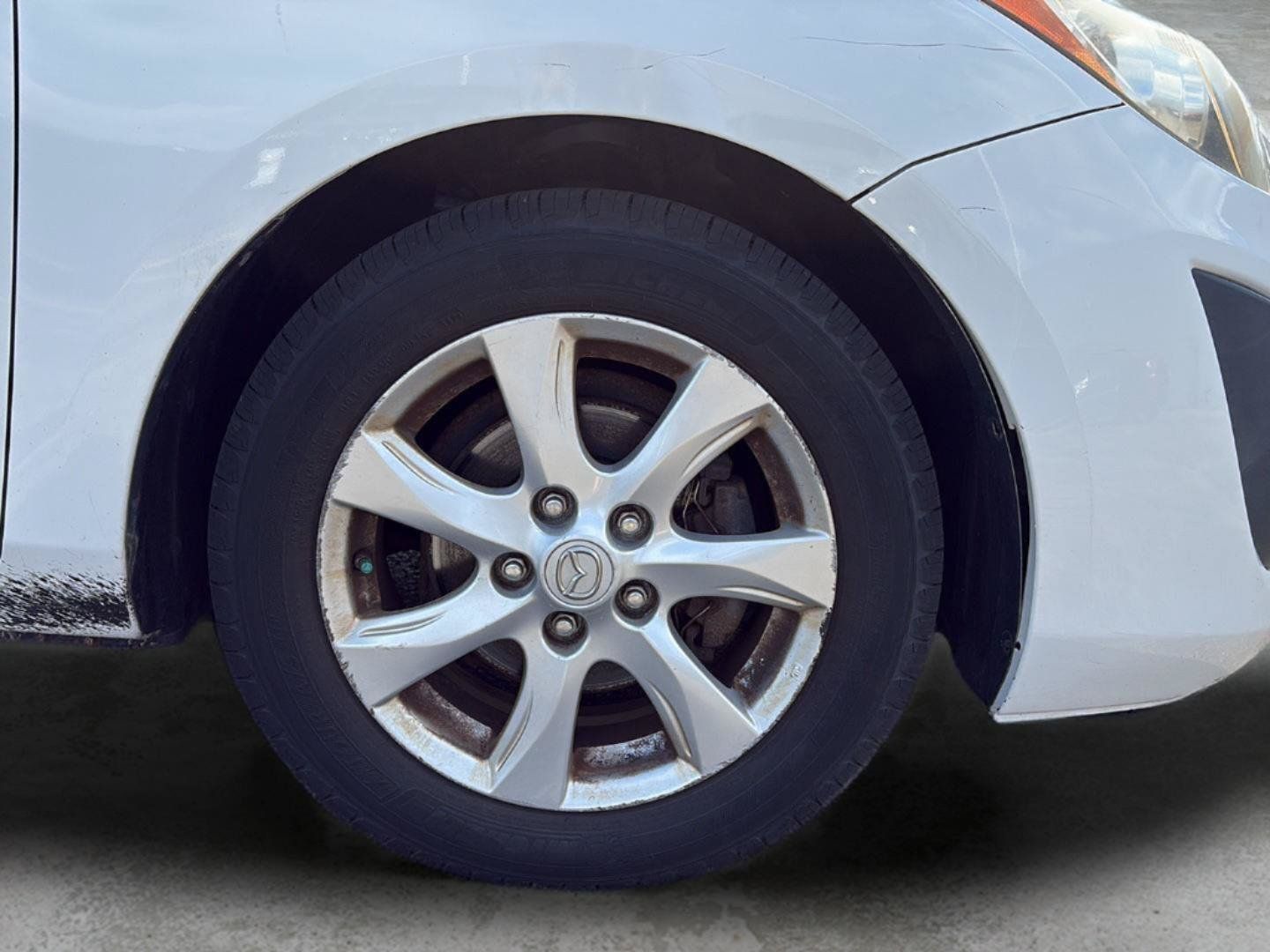 Used 2011 MAZDA MAZDA3 i Touring FWD image 24