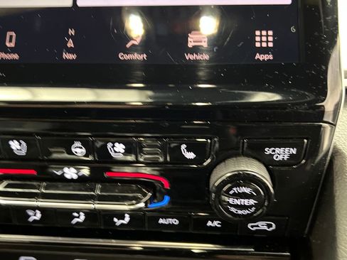 Used 2024 Jeep Grand Cherokee L Limited w/ Luxury Tech Group II image 59