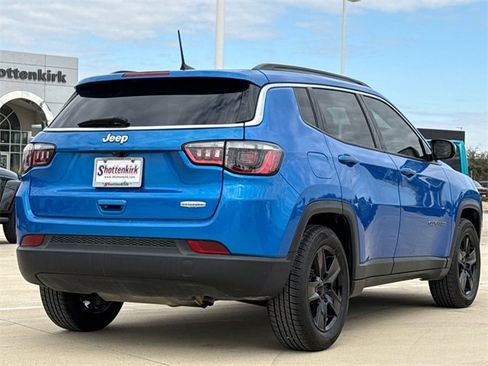 Used 2022 Jeep Compass Latitude image 8