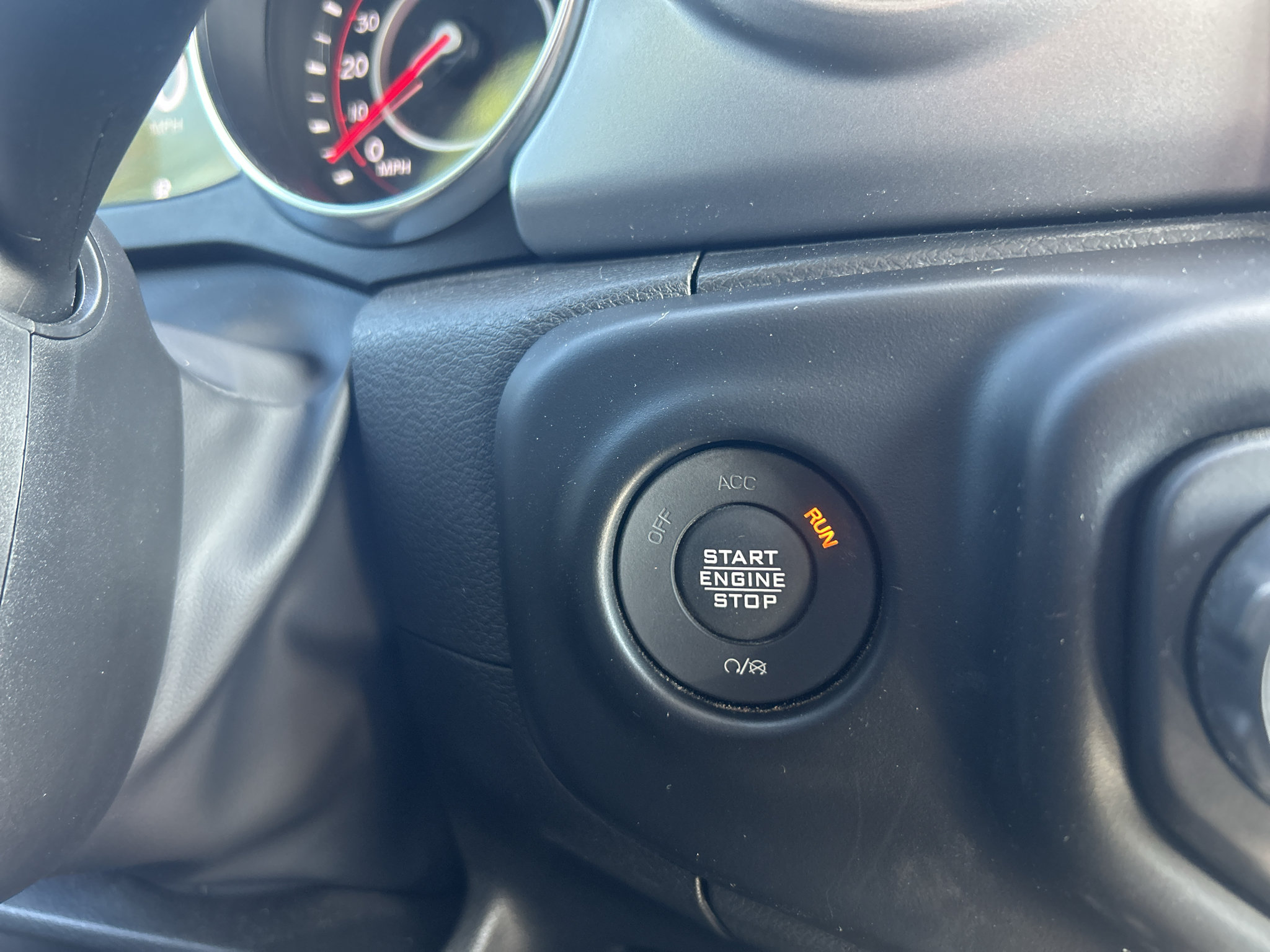 Used 2022 Jeep Gladiator Rubicon w/ LED Lighting Group AWD/4WD image 24