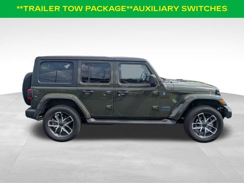 Used 2024 Jeep Wrangler Unlimited w/ Convenience Group AWD/4WD image 6