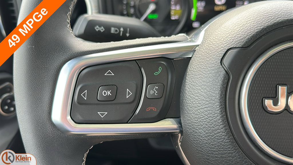 Used 2025 Jeep Wrangler Unlimited Sahara AWD/4WD image 18