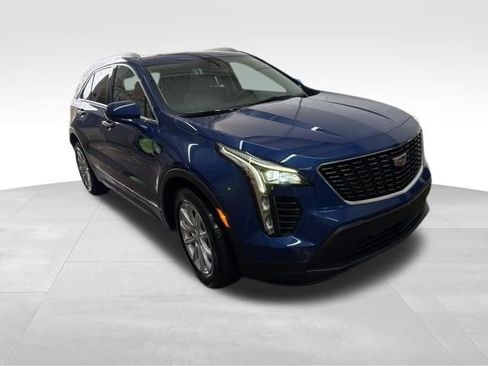 Certified 2023 Cadillac XT4 Luxury w/ Cold Weather Package image 3