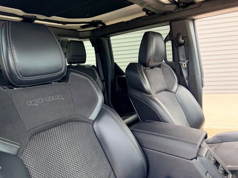 Used 2025 Ford Bronco Raptor AWD/4WD image 35