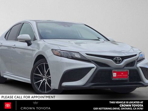 Used 2024 Toyota Camry SE FWD image 1