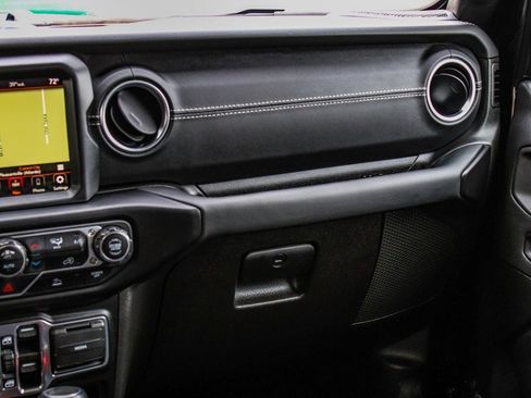 Used 2023 Jeep Wrangler Unlimited Sahara image 16