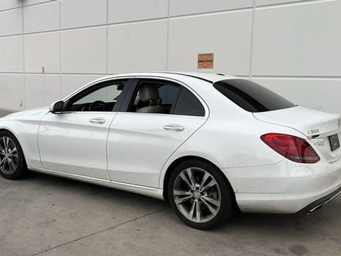 Used 2015 Mercedes-Benz C 300 Sedan image 4