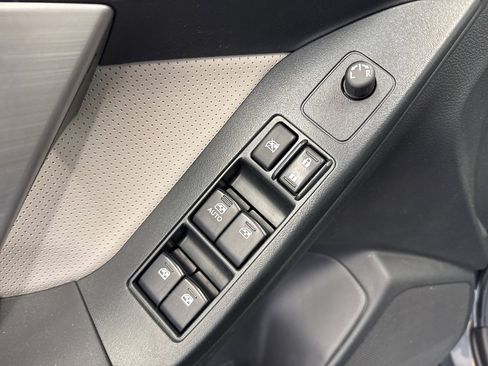 Used 2015 Subaru Forester 2.5i Limited w/ Popular Package #2 image 37