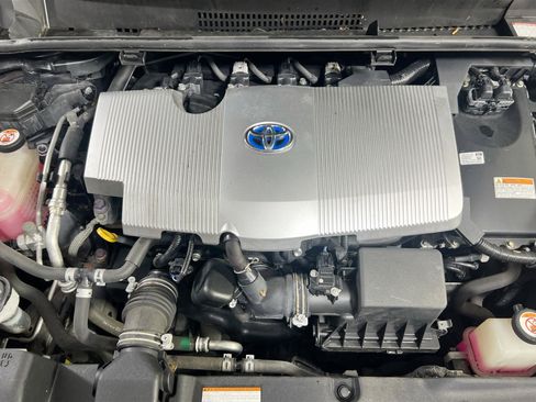 Used 2020 Toyota Prius LE image 27