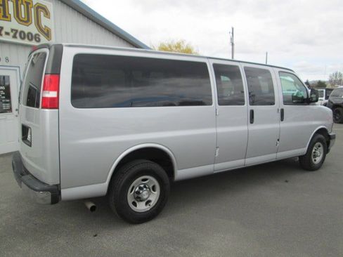 Used 2017 Chevrolet Express 3500 LT w/ LT Preferred Equipment Group RWD image 6