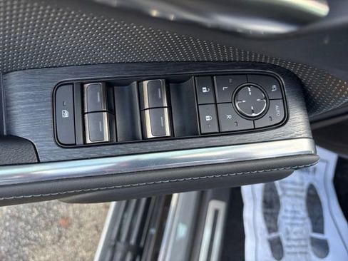 Used 2024 Lexus GX 550 w/ Accessory Package (2T) image 9