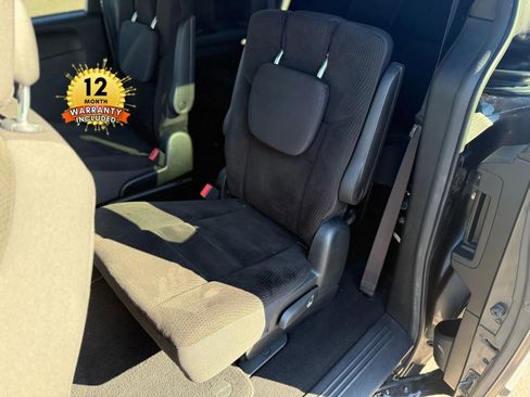 Used 2017 Dodge Grand Caravan SE image 14