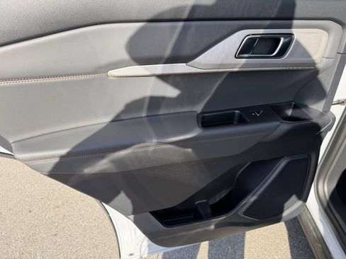 New 2026 Ford Explorer Active w/ Active Comfort Package RWD image 20