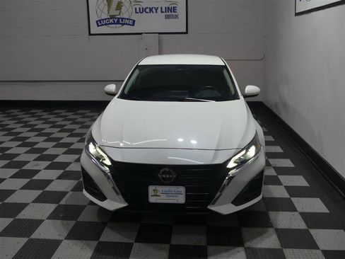 Used 2023 Nissan Altima 2.5 SV image 3
