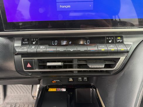 Used 2025 Toyota Camry XSE FWD image 12