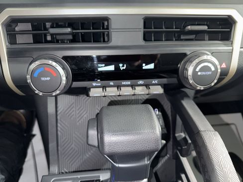 Used 2025 Toyota Tacoma SR image 18