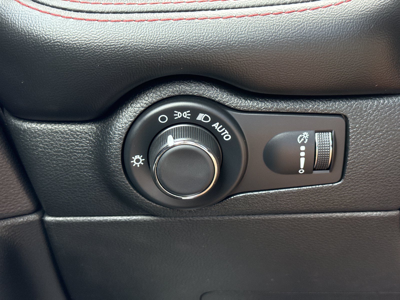 Used 2025 Dodge Durango GT RWD image 20