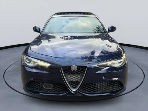 Used 2019 Alfa Romeo Giulia RWD image 1