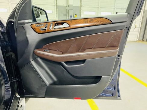 Used 2016 Mercedes-Benz GL 450 4MATIC image 37