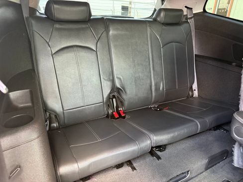 Used 2014 Chevrolet Traverse LT FWD image 15