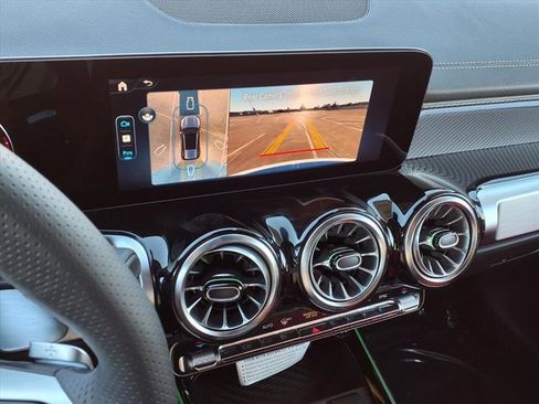 New 2026 Mercedes-Benz GLB 250 image 6