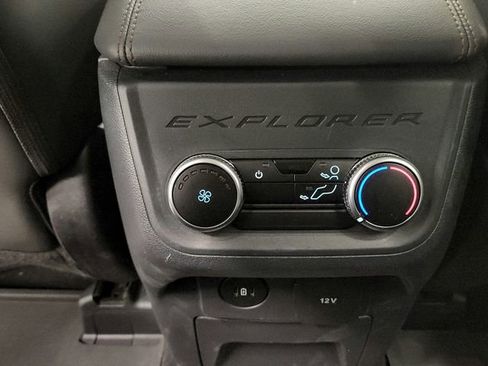 Used 2025 Ford Explorer Active w/ Active Comfort Package image 39