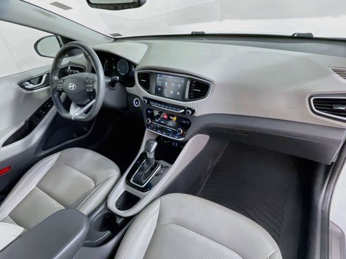Used 2017 Hyundai Ioniq Limited FWD image 30