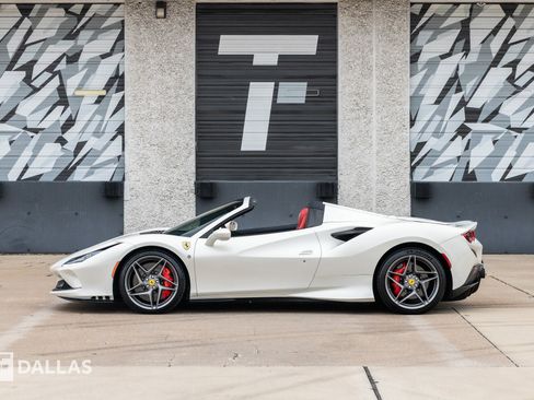 Used 2021 Ferrari F8 Tributo image 7