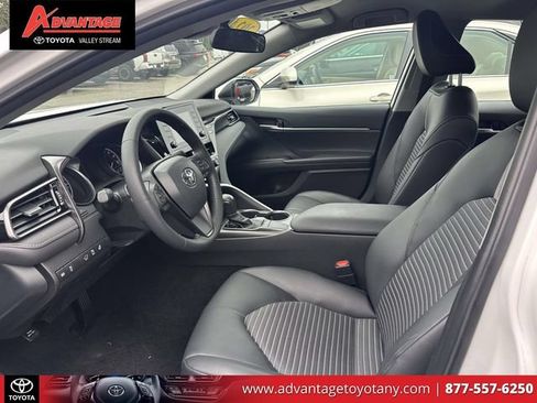 Used 2024 Toyota Camry SE w/ Cold Weather Package FWD image 20