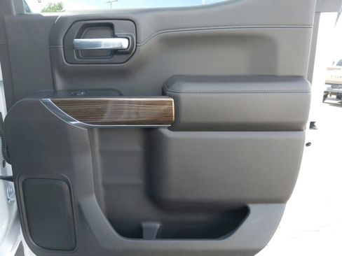 Used 2021 Chevrolet Silverado 1500 LT Trail Boss w/ Convenience Package II AWD/4WD image 24