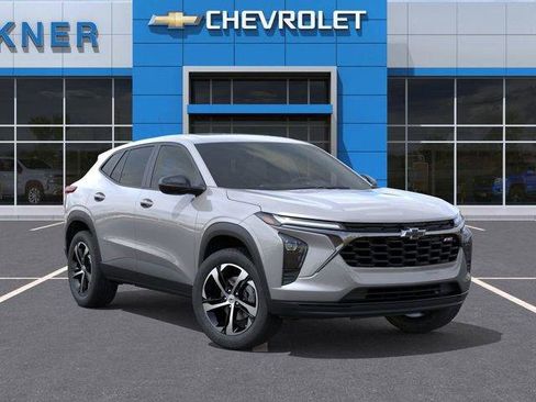 New 2025 Chevrolet Trax RS w/ Sunroof Package image 9