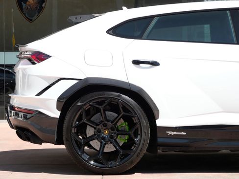 Used 2024 Lamborghini Urus Performante AWD/4WD image 29