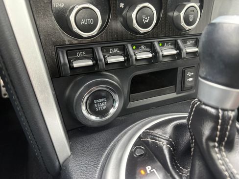 Used 2018 Toyota 86 RWD image 12