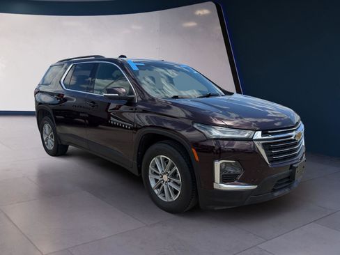 Used 2023 Chevrolet Traverse LT FWD image 7