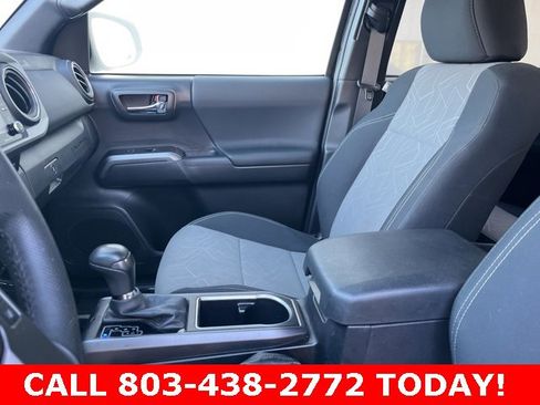 Used 2023 Toyota Tacoma TRD Off-Road image 10