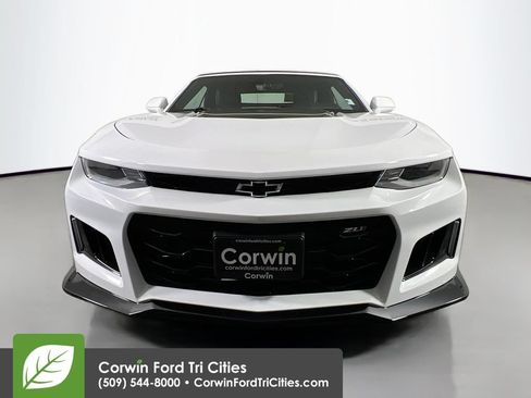 Used 2022 Chevrolet Camaro ZL1 RWD image 4