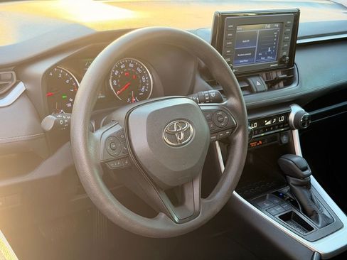 Certified 2022 Toyota RAV4 XLE FWD image 19