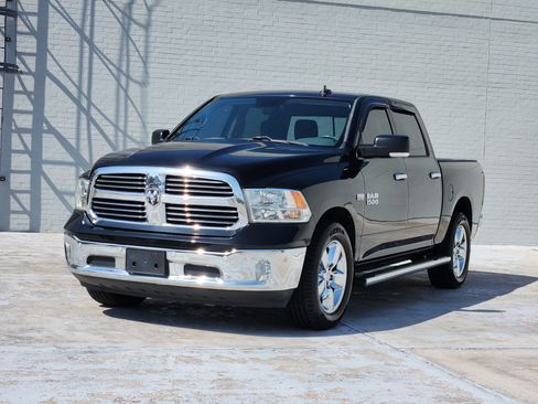 Used 2017 RAM 1500 Big Horn RWD image 3