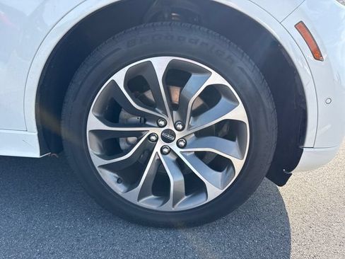 Used 2022 Lincoln Aviator Grand Touring w/ Equipment Group 301A AWD/4WD image 11
